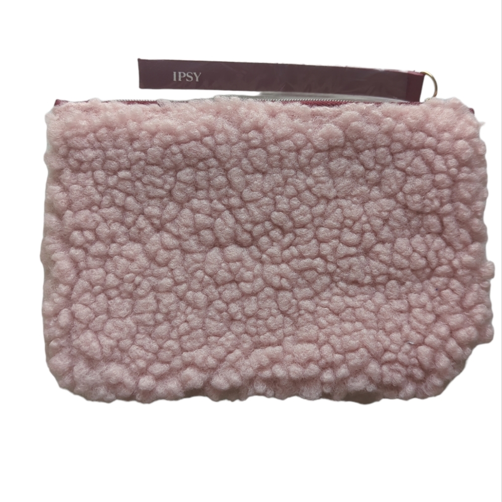 NWOT Fuzzy Ipsy Glam Bag